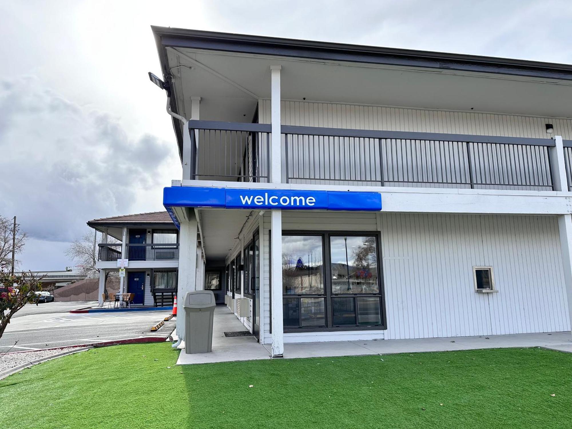 Motel 6-Sparks, Nv - Airport - سباركس المظهر الخارجي الصورة