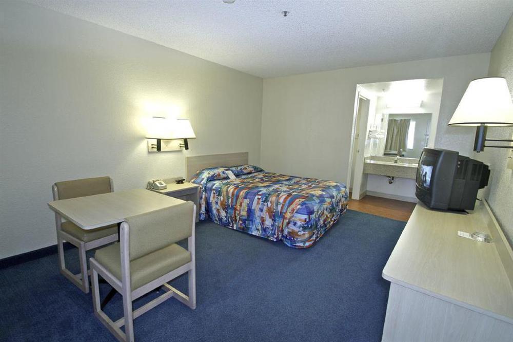 Motel 6-Sparks, Nv - Airport - سباركس الغرفة الصورة