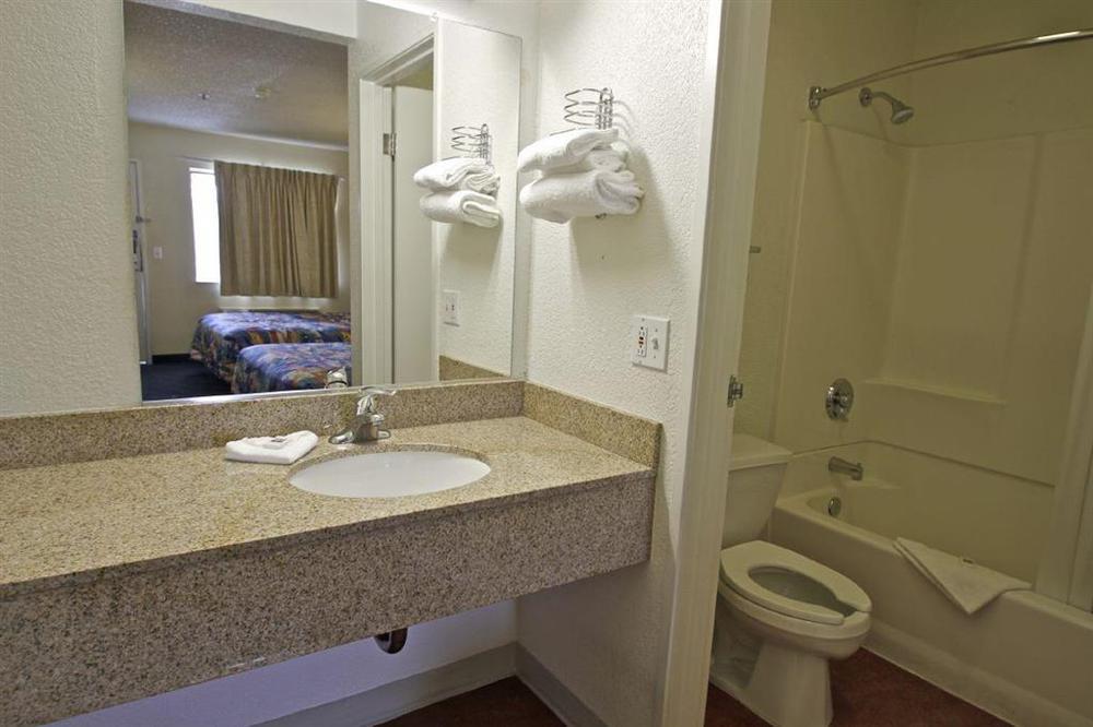 Motel 6-Sparks, Nv - Airport - سباركس الغرفة الصورة